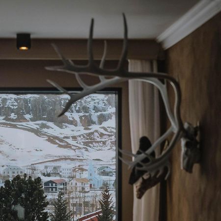 Botnahlid Villa, Mountain And Town Views And Outdoor Sauna Seyðisfjörður エクステリア 写真
