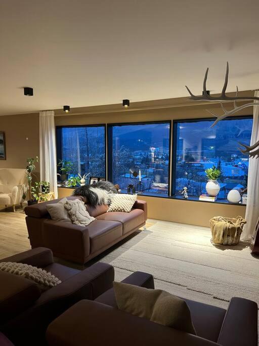 Botnahlid Villa, Mountain And Town Views And Outdoor Sauna Seyðisfjörður エクステリア 写真