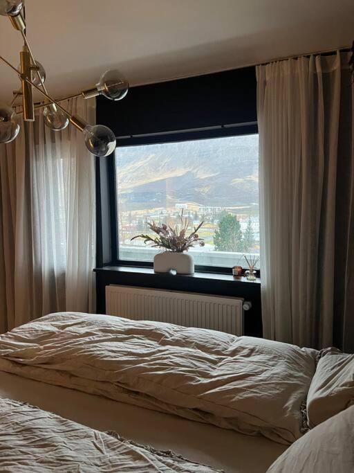 Botnahlid Villa, Mountain And Town Views And Outdoor Sauna Seyðisfjörður エクステリア 写真