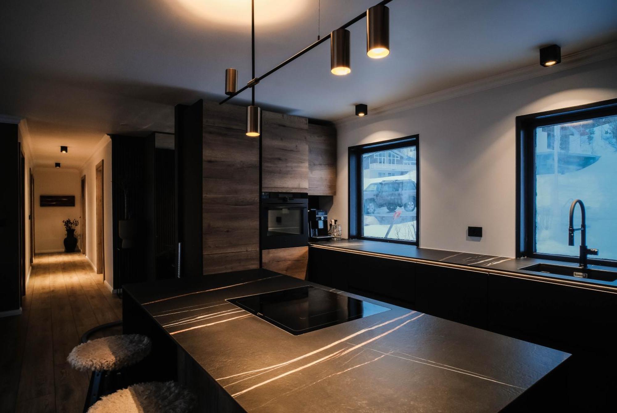 Botnahlid Villa, Mountain And Town Views And Outdoor Sauna Seyðisfjörður エクステリア 写真