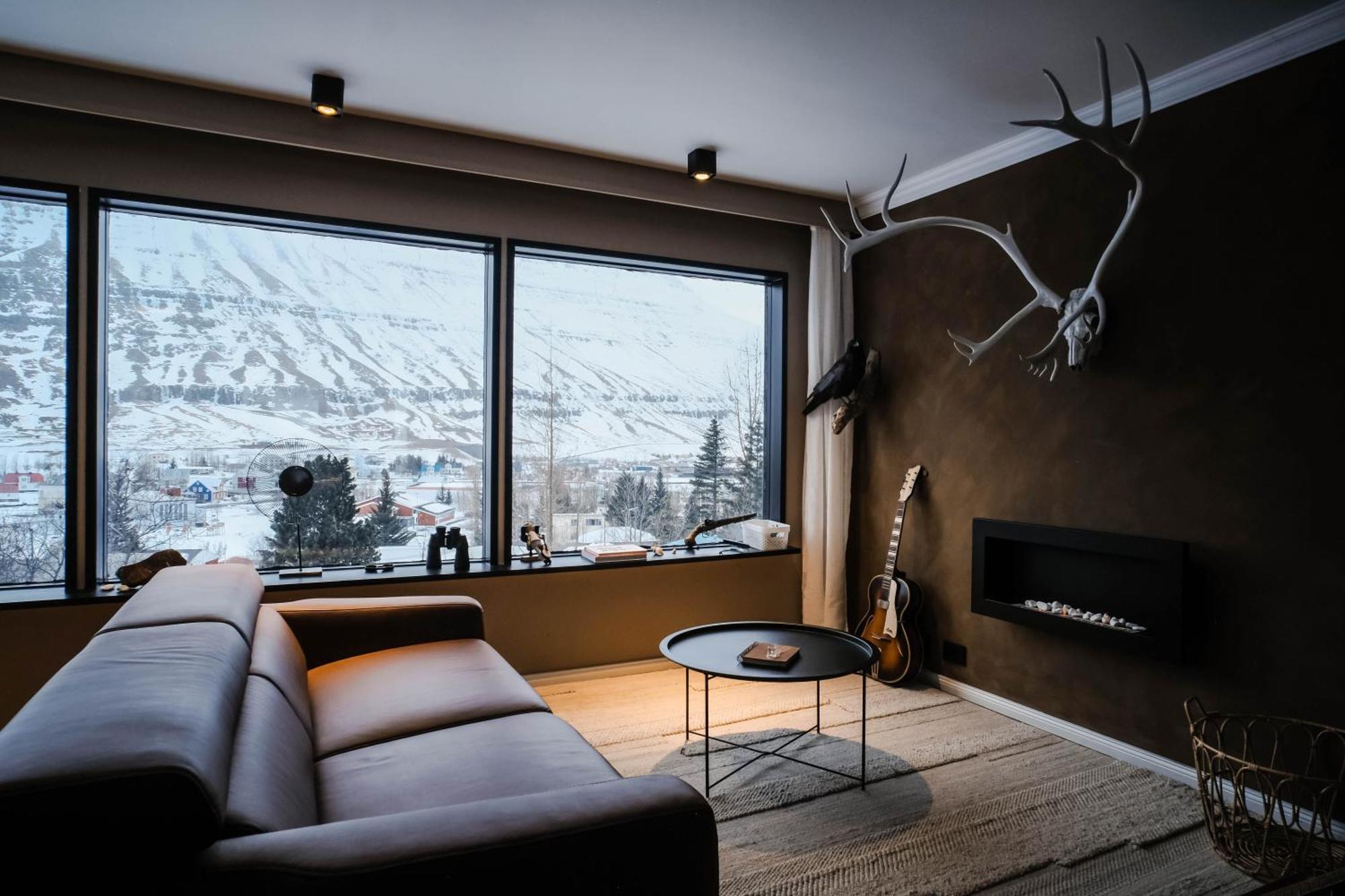 Botnahlid Villa, Mountain And Town Views And Outdoor Sauna Seyðisfjörður エクステリア 写真