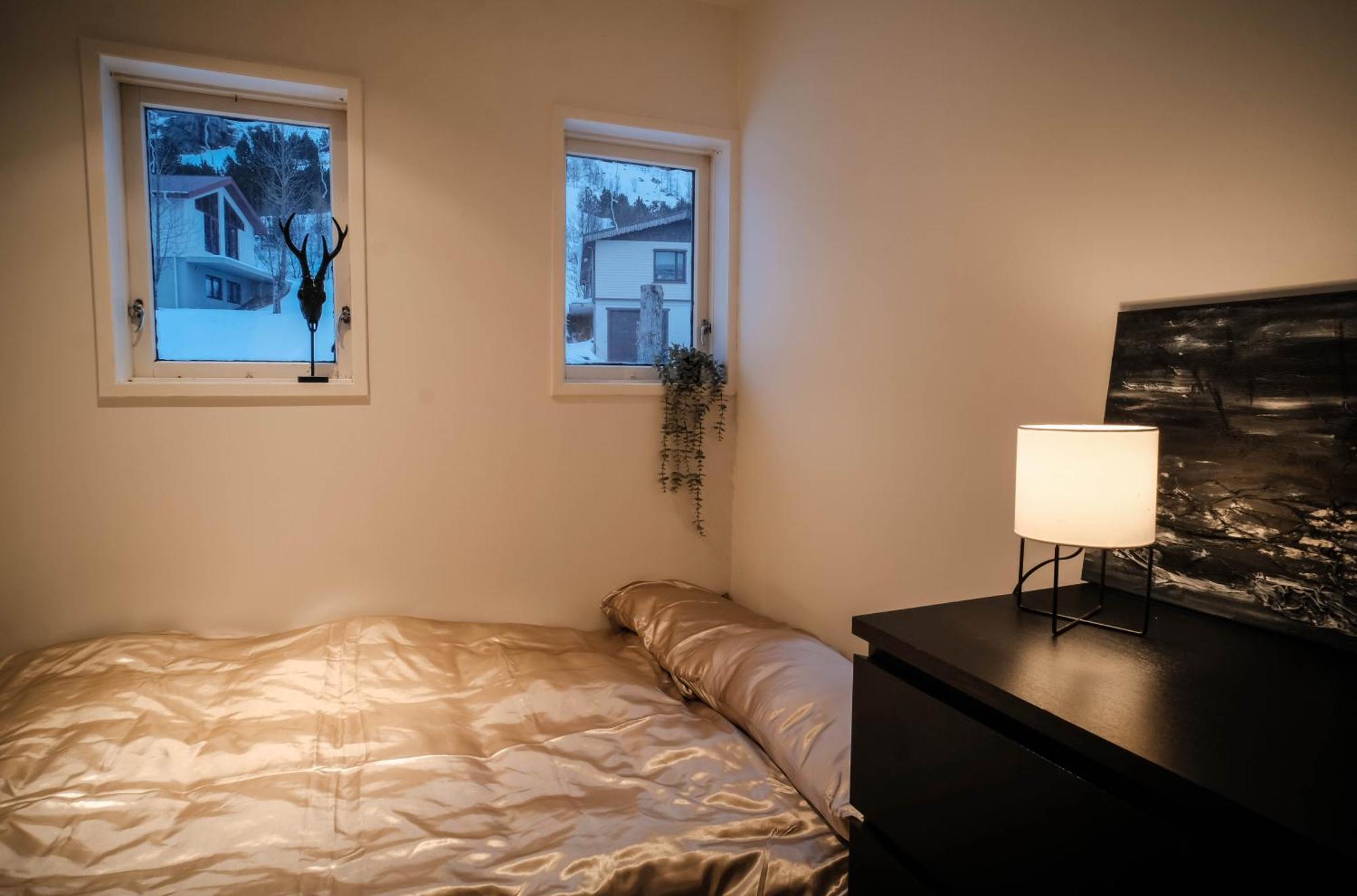 Botnahlid Villa, Mountain And Town Views And Outdoor Sauna Seyðisfjörður エクステリア 写真