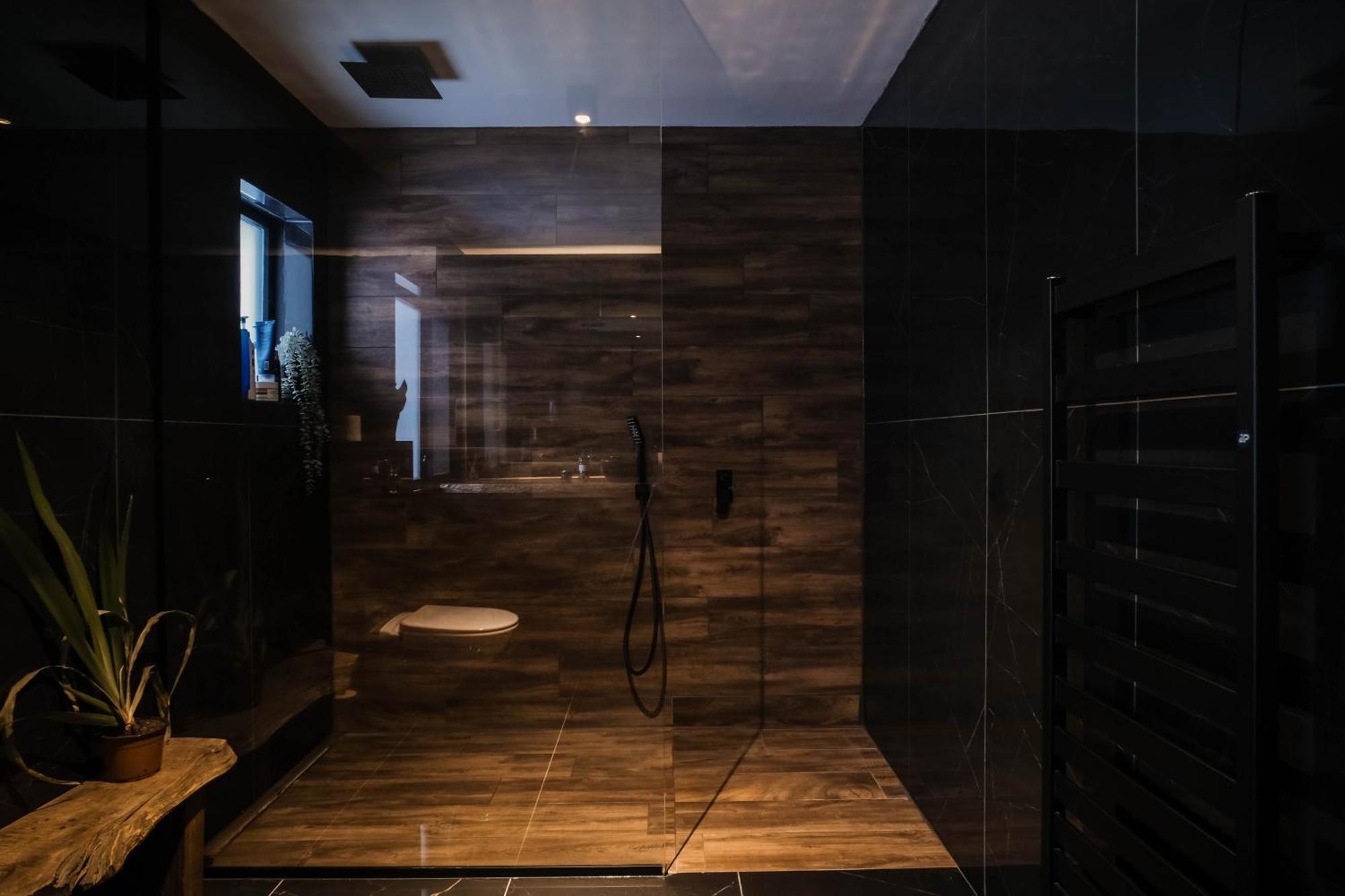 Botnahlid Villa, Mountain And Town Views And Outdoor Sauna Seyðisfjörður エクステリア 写真