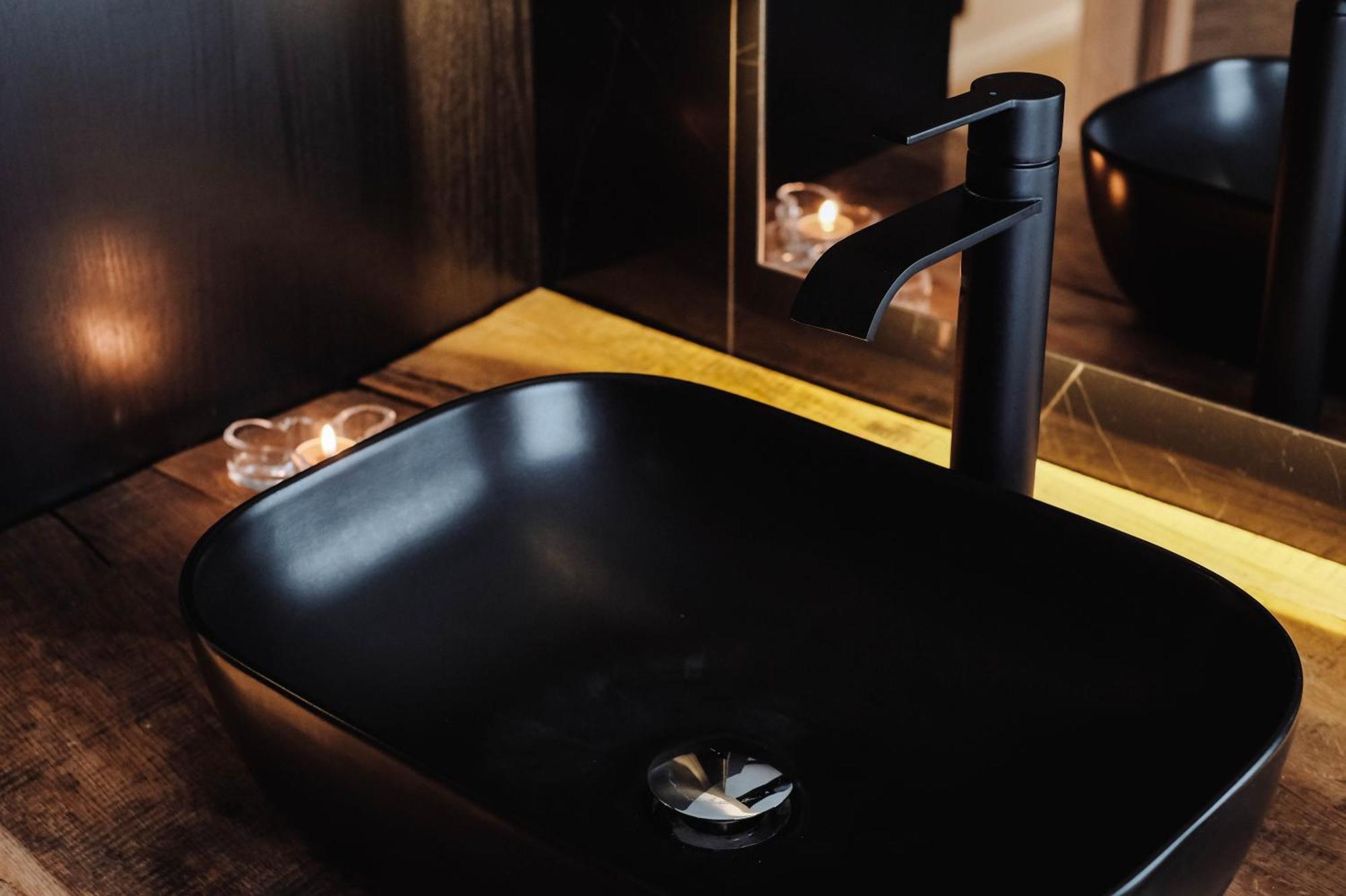 Botnahlid Villa, Mountain And Town Views And Outdoor Sauna Seyðisfjörður エクステリア 写真