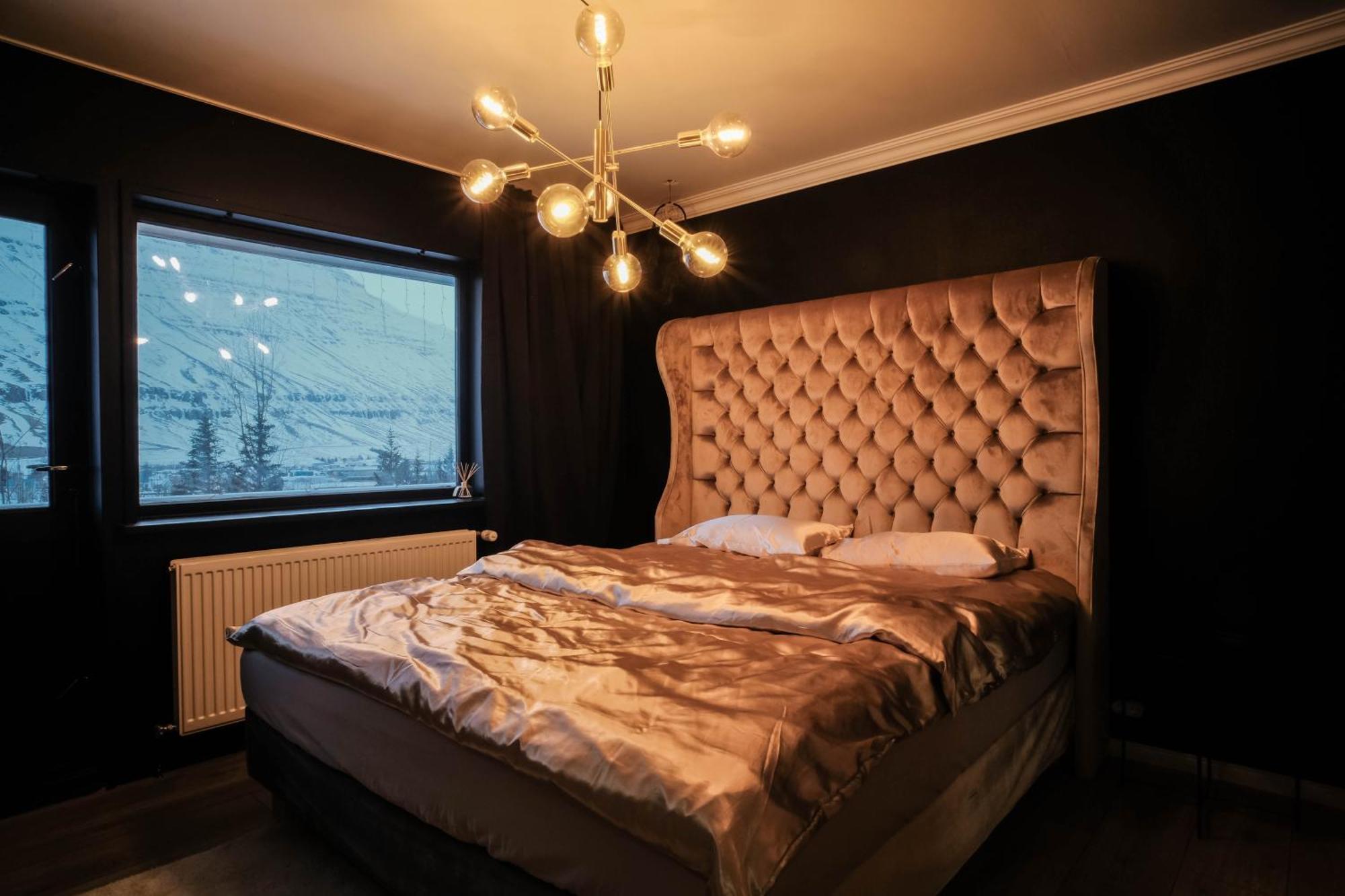 Botnahlid Villa, Mountain And Town Views And Outdoor Sauna Seyðisfjörður エクステリア 写真